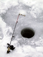 Ice-fishing_medium